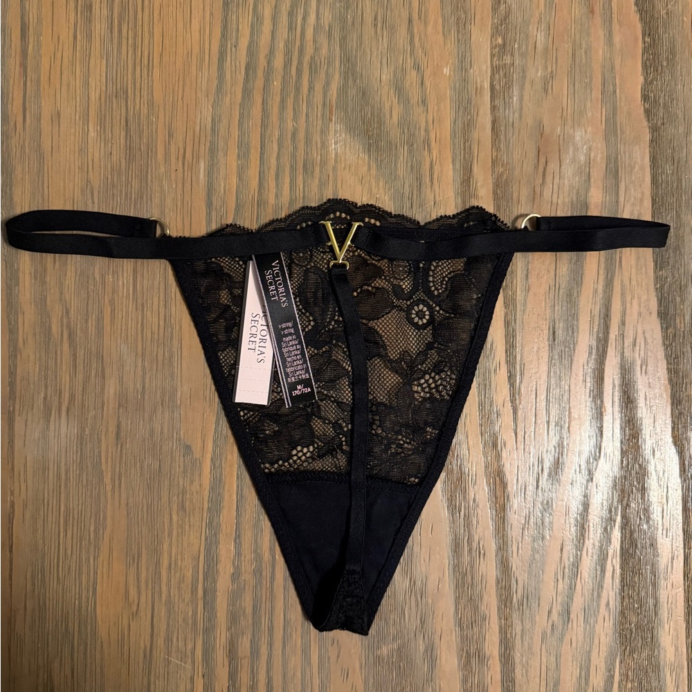 NWT Victoria's Secret Black Floral Lace Gold V Very Sexy V-String Thong Panty M